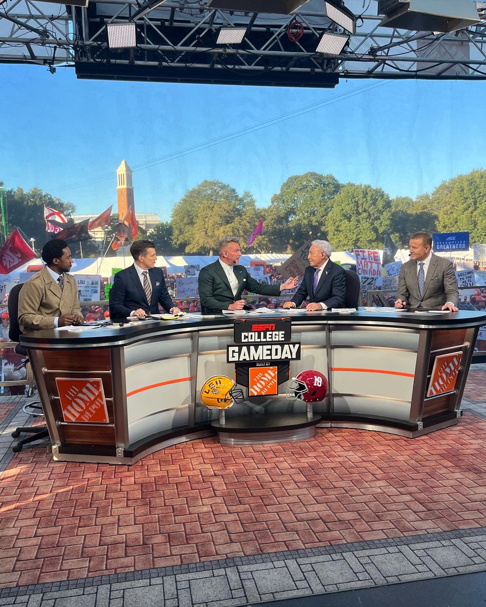 Had a great time with <a href="/CollegeGameDay/">College GameDay</a> yesterday. Big shoutout to my guy <a href="/ReceDavis/">Rece Davis</a> for having me and providing the opportunity to learn beside him and the crew. It’s a surreal feeling being behind the scenes of a show I grew up watching. I’ll be infront of the camera soon🙏🏾