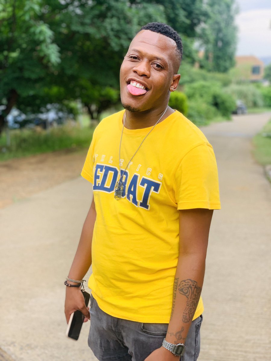 CouZ__'s tweet photo. More life chana 🎂 https://t.co/gzFugfsFWX