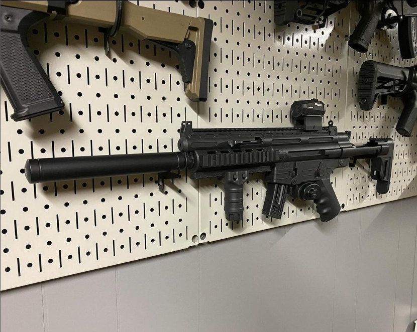 OpticsPlanet's tweet photo. πΈ by firearm_addict on IG:
π« ATI GSG-16 π₯.22LR
#ati #gsg #gsg16 #22lr #22longrifle #gunwall #pegboard #gunpegboard #opticsplanet https://t.co/VkAqO9sHQz