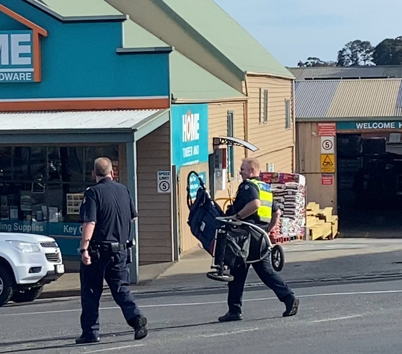 Police remove a pram from the Royal Daylesford Hotel. The victims were two family groups who knew each other, visiting the town ⁦@TheTodayShow⁩