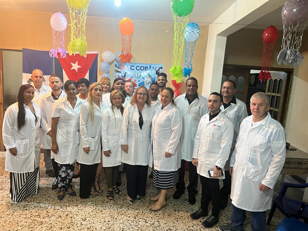 SoniaBess4's tweet photo. Muchas felicidades a los cooperantes de la BMC de Cobán en Guatemala. Maravillosos todos conducido por la Dra. Mercy. Felicidades ahijados. https://t.co/UwaLnl7Lti