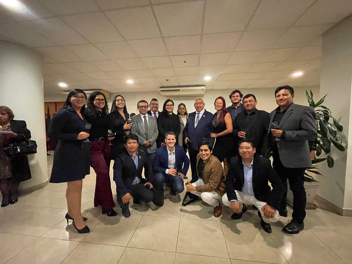 Felicitaciones al Dr. Gustavo Gonzales, expresidente de la Academia Nacional de Ciencias (ANC), por su reciente, y merecido, nombramiento como presidente de la Academia Nacional de Medicina. Estamos seguros de que su gestión estará llena de logros y contribuciones significativas.