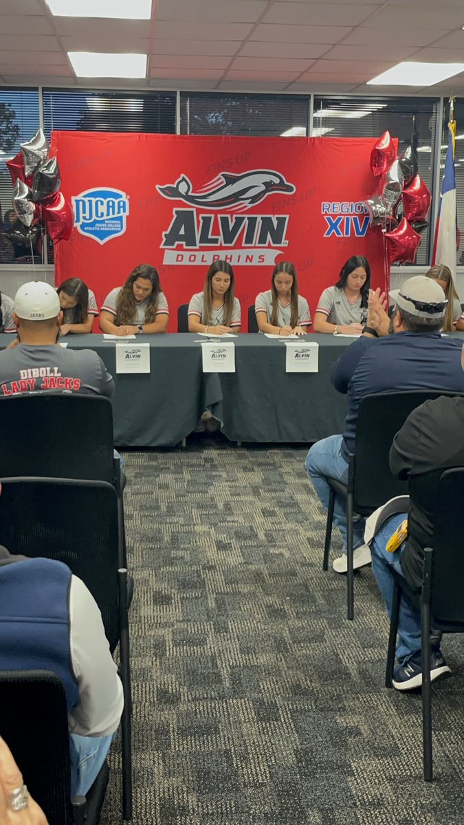 Fins Up!!!🐬❤️🖤🩶