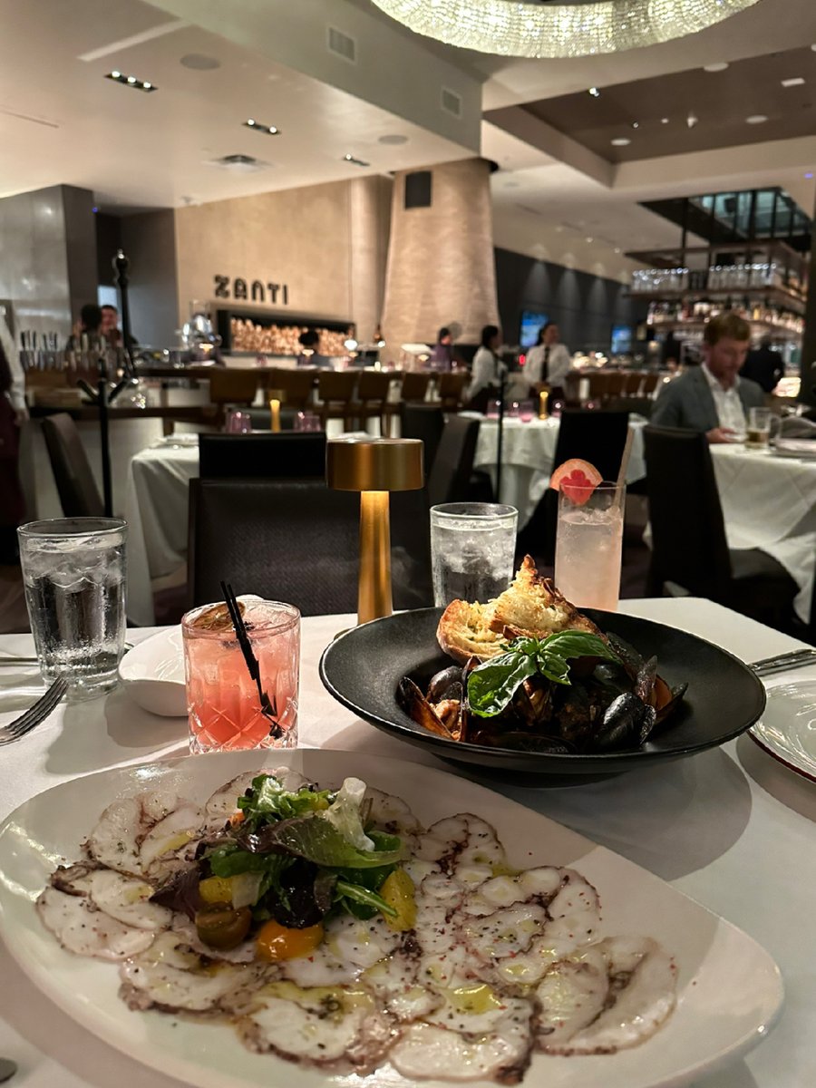 s_elfexpression's tweet image. Recently, I've become obsessed with Italian restaurants.