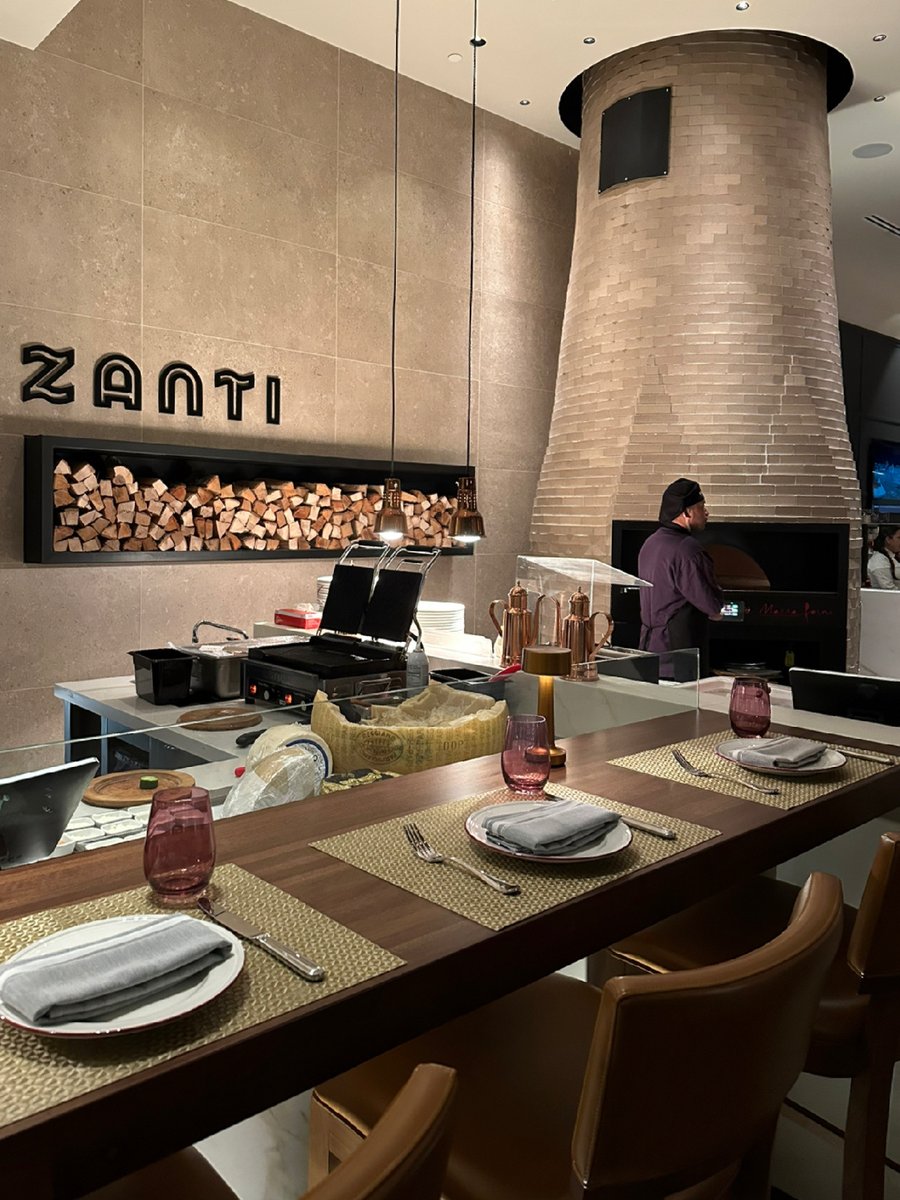 s_elfexpression's tweet image. Recently, I've become obsessed with Italian restaurants.