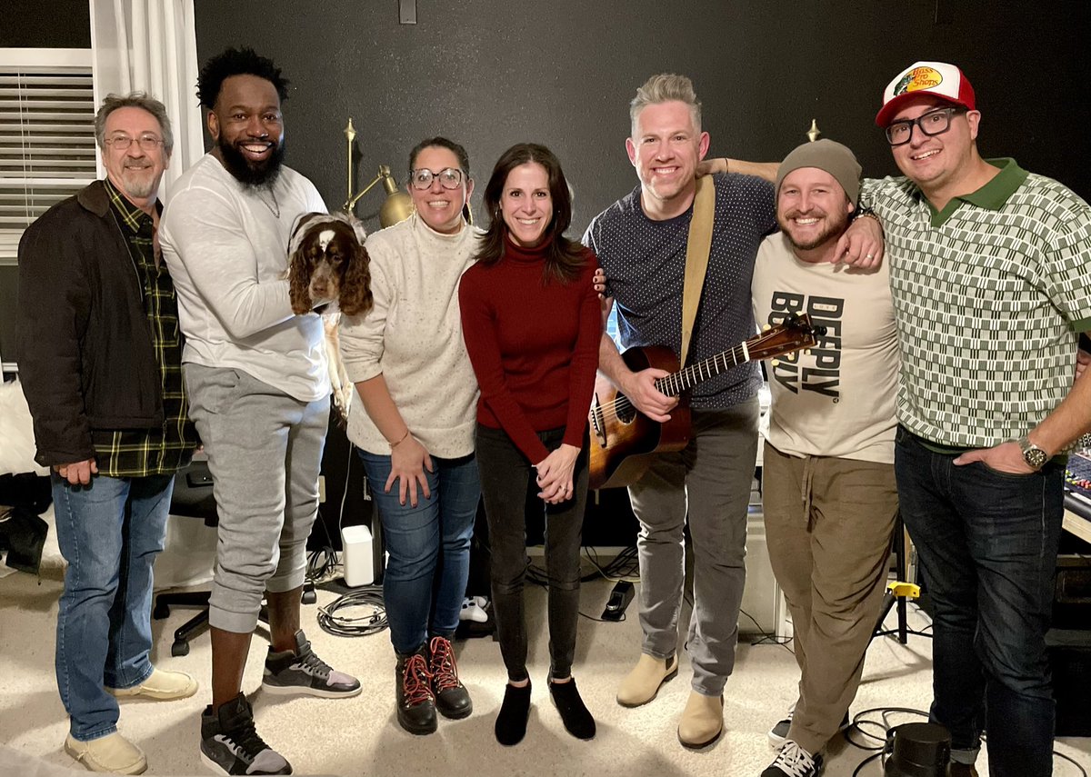 ryansongs's tweet image. Lots of music, laughter, and love were shared this past week. I’m tired 😮‍💨, but my heart is full. 

Thankful for these beautiful friends who are family!

“As iron sharpens iron, so one person sharpens another.” 💪🏼