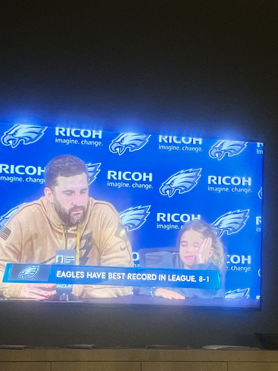 MsLaLaCo's tweet photo. Taylor Sirianni is a WHOLE vibe. 👑

#Eagles #sirianni #NFL #mood https://t.co/04oJhNHNyr