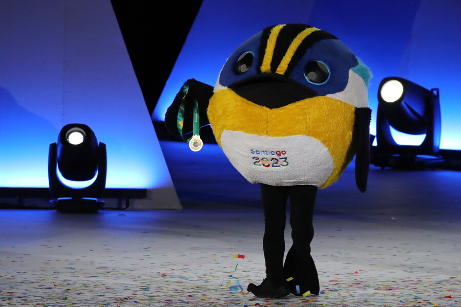 santiago2023's tweet photo. ASÍ SE ACABÓ EL EVENTO DEPORTIVO MÁS GRANDE EN LA HISTORIA DE CHILE🇨🇱

GRACIAS, GRACIAS Y MÁS GRACIAS🫂

SOLO PEDIMOS QUE NUNCA OLVIDEN ESTA FIESTA Y QUE ESTE SEA EL INICIO DEL #LegadoSantiago2023 https://t.co/6otVbZzmFC