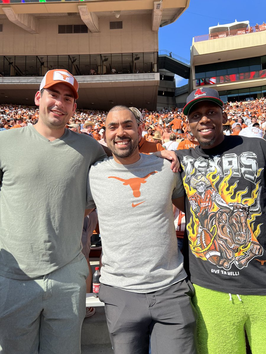 PaulCulpo's tweet image. Got this yesterday. 3 of my former players, 2 from @CastletonMHoops and 1 from Hartwick. I never thought about connecting my players from different schools, it just happened. Pretty cool. The rewards of coaching are amazing. @ChadCopeland40 @jacoco30 @Prince_Tondi