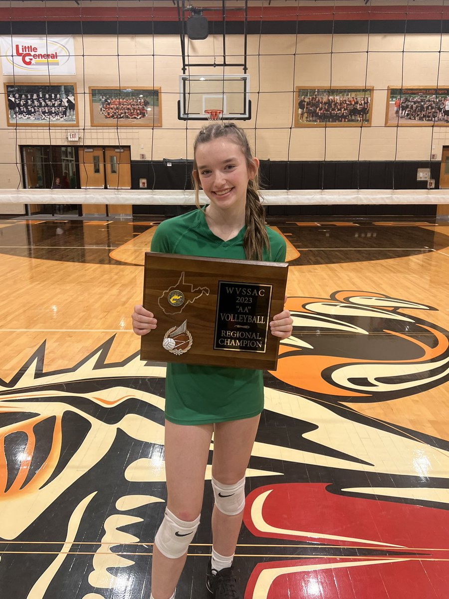 NatCookVball's tweet image. Regional champions!! LET’S GO TO STATES!!! 💚🏐