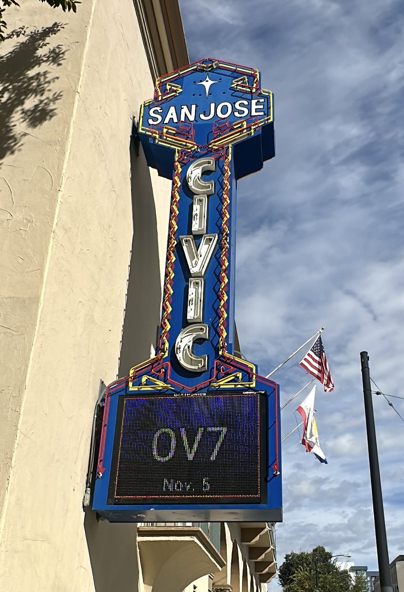 ¡San José, estamos muy contentos de estar de vuelta en @SanJoseCivic en esta recta final! Nos vemos hoy, a las 8 pm. 🫶🏻 #OV7Treinta 🎫 ticketmaster.com/ov7-san-jose-c…