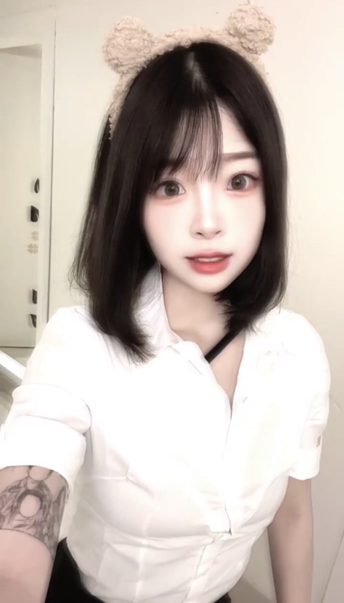 今日份可愛🐻
女生總是喜歡被疼愛
可以從後面熊抱我嗎❓
這樣就逃不掉了呀…
#一對一 #付費約會
#找我預約主頁有連結ㄡ