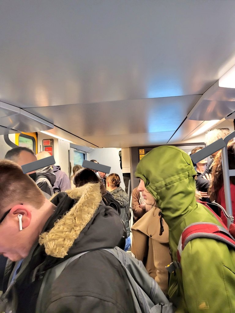 Storchi (@storch_i) on Twitter photo Ich lade die Berliner Verkehrssenatorin <a href="/SchreinerManja/">Manja Schreiner</a> mal ein mit mir eine Woche lang mit Rad und/oder Bahn zur Arbeit zu fahren.
Vielleicht hilft das ja. Ich lade die Berliner Verkehrssenatorin <a href="/SchreinerManja/">Manja Schreiner</a> mal ein mit mir eine Woche lang mit Rad und/oder Bahn zur Arbeit zu fahren.
Vielleicht hilft das ja.