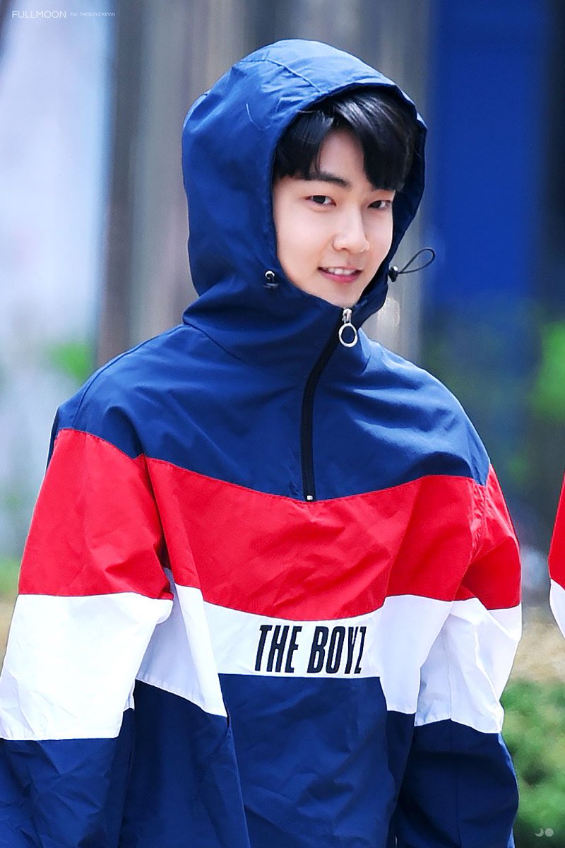 180407
귀욤워… 이때가 몇 살이야
#더보이즈 #THEBOYZ #케빈 #KEVIN #문형서 #KMLITS