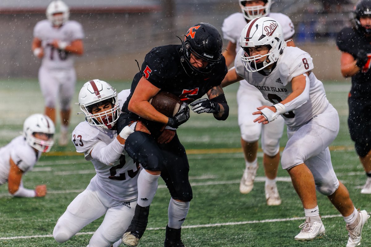 lindakercher's tweet photo. Playoff vs. Kennewick, the last game of an incredible season. Great fight, MI! 
📸https://t.co/rIU4ncUsJC
@mercerislandfb @CoachDjayy https://t.co/3A3Bep2njs