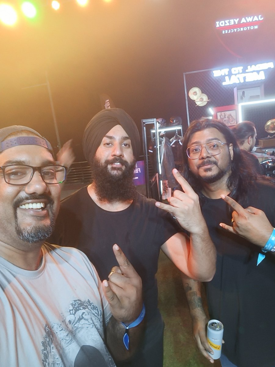 We are still here!

<a href="/trendcrusher/">Peter K</a> &amp; <a href="/asmoani/">Animesh</a> met <a href="/SutejSinghMusic/">Sutej Singh</a> at <a href="/IRock_India/">Independence Rock</a> over the weekend. 

More updates coming soon!