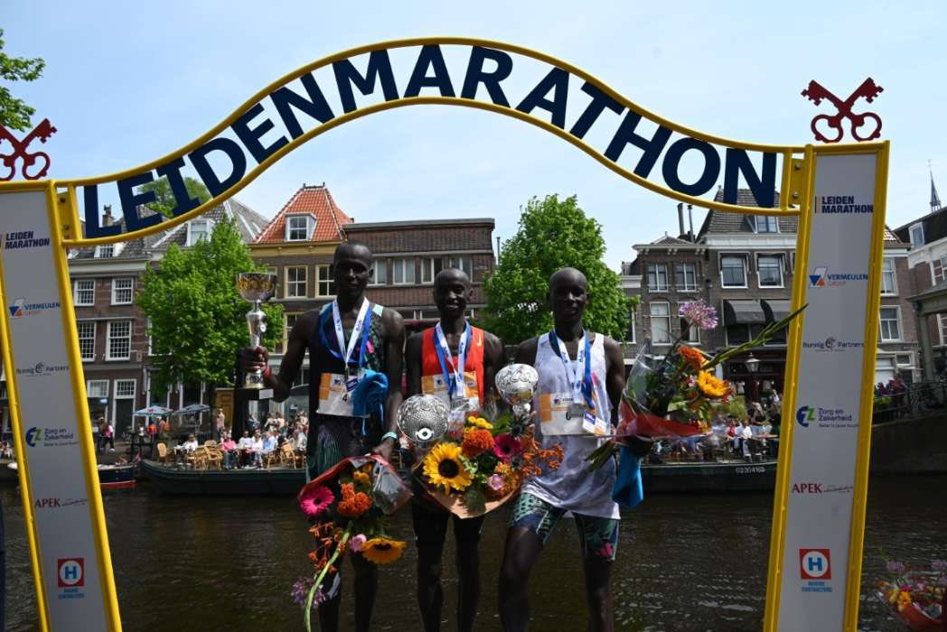 De inschrijving voor de 33e Leiden Marathon is open.

Of je nu een snelle atleet, serieuze hardloper, relaxte jogger, power walker of een gewoon genietende wandelaar bent, je bent welkom bij de Leiden Marathon. Schrijf nu in, want vorig jaar waren enkele afstanden uitverkocht.