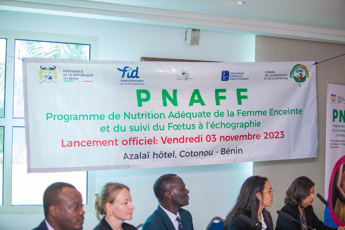 CanBenin's tweet photo. 🛑Lancement du #PNAFF : Un nouveau Programme dans la gibecière du SP/CAN

Le #SPCAN, Dr #AlfredACAKPO, a procédé au lancement officiel du Programme de Nutrition Adéquate de la Femme Enceinte et du Suivi du Fœtus à l'échographie (PNAFF).

#BeninNutrition #wasexo https://t.co/25FIwihFw4