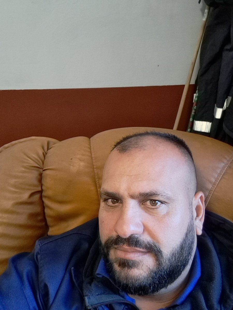 FloreaionP's tweet photo. La muncă  se spune . https://t.co/Hj2V2UDQs5