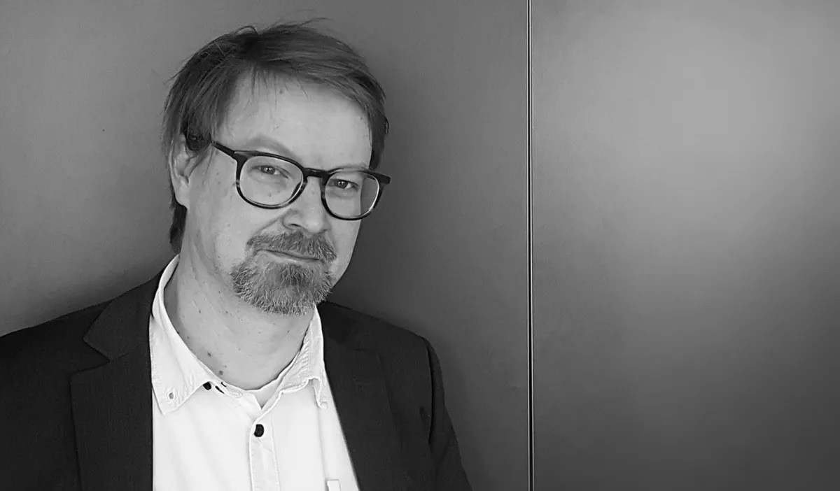 Professori <a href="/Olli_Vapalahti/">Olli_Vapalahti</a> on myönnetty Alfred Kordelin -palkinto.  "Vapalahdella on kyky tuottaa nopeasti tietoa poliittisen päätöksenteon  tueksi ja taito ilmaista vaikeat asiat selkeästi, ymmärrettävästi ja  kiihkottomasti".

Lämpimät onnittelut! 💐 
kordelin.fi/alfred-kordeli…