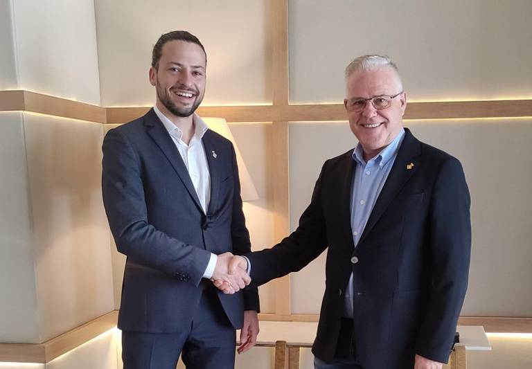 Salou i Lloret lideren una aliança de municipis turístics de la costa catalana.

📷<a href="/PereGranados/">Pere Granados</a> i <a href="/adrialamelas/">Adrià Lamelas</a> 

▶️ comunicatur.info/salou-i-lloret…