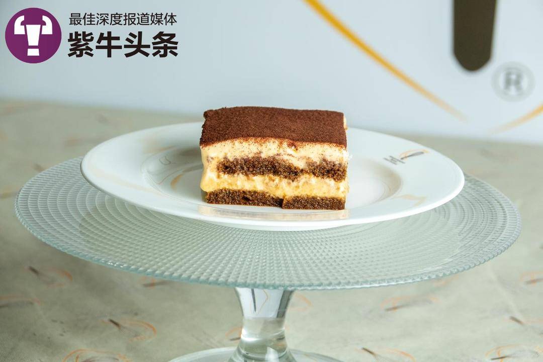 VoiceofPD's tweet photo. 🧁🍨🍫 Chinese pastry chef becomes 2023 FIPGC Tiramisu World Champion
#FIPGC
Read full: https://t.co/00xS7bHZZq https://t.co/Kt12lXxlYe