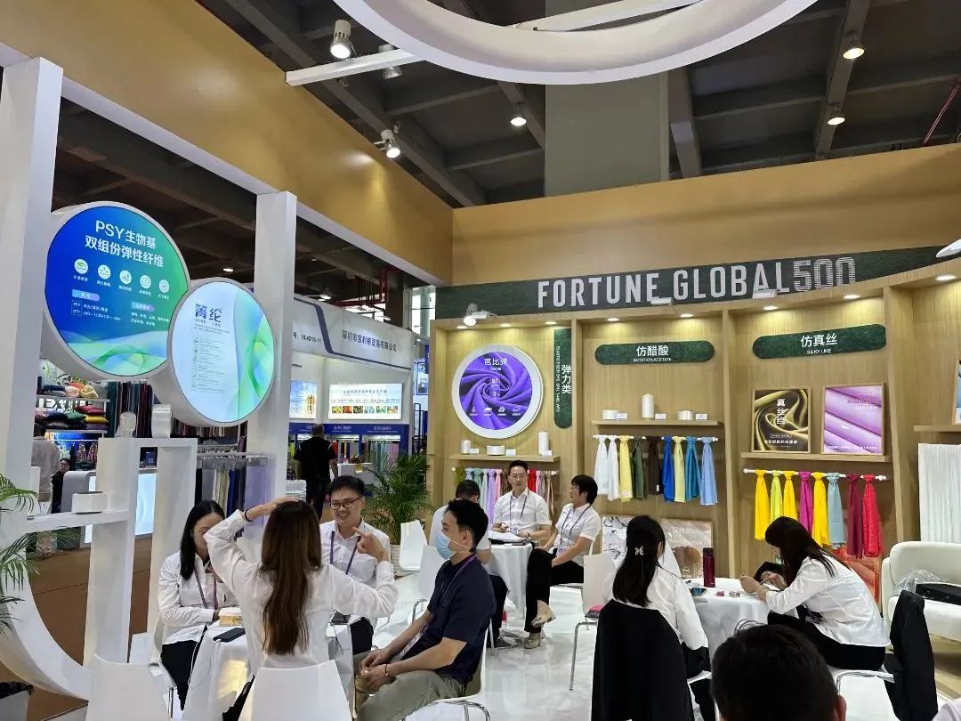 DiscoverWujiang's tweet photo. The 134th Canton Fair just concluded in Guangzhou with 54 companies from #Wujiang showcasing the district’s manufacturing prowess, particularly in the textile and fashion industry. #WujiangDevelopment @iGuangdong @cantonfair https://t.co/Ax2VC9kNVZ