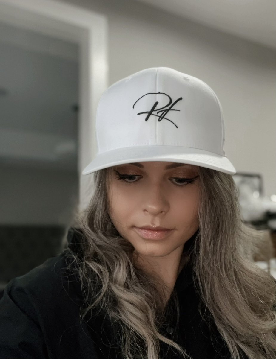 ResidentFashion's tweet image. Our ResidentFashion logo hats are in! So stylish yet practical, get yours here 
👉 residentfashion.com/products/resid…

#baseballcaps #stylesquad #yycshopping