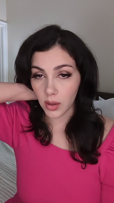 Valentina Nappi is live now! https://t.co/5uCQRCYVUe https://t.co/rO9Oa8ceYp