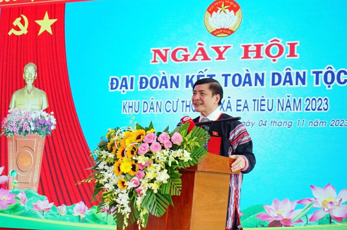dbndtv's tweet photo. Tổng Thư ký Quốc hội, Chủ nhiệm Văn phòng Quốc hội Bùi Văn Cường dự Ngày hội Đại đoàn kết toàn dân tộc tại Đắk Lắk
#dbnd #baodaibieunhandan #Daibieunhandan #quốchội#thoisuquochoi #thờisự #tintức #news #vietnam#Daibieuquochoi #Quochoivoicutri https://t.co/PRgt7kKCkg