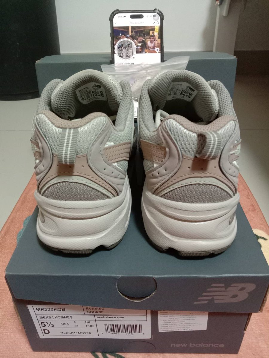 PaeSorasart's tweet photo. ส่งต่อ New Balance MR530KOB มือสองสภาพ 99.99% ช็อปไทย (กล่อง+ใบเสร็จ)
ซื้อมาใส่ครั้งเดียว Size 23.5 cm / 38 eu

ราคา 3,500 บาทถ้วน ส่งฟรี กทม.น��ดรับได้ค่ะ
#newbalance530 #newbalance #รองเท้ามือสองของแท้ https://t.co/UML7jjdmkH