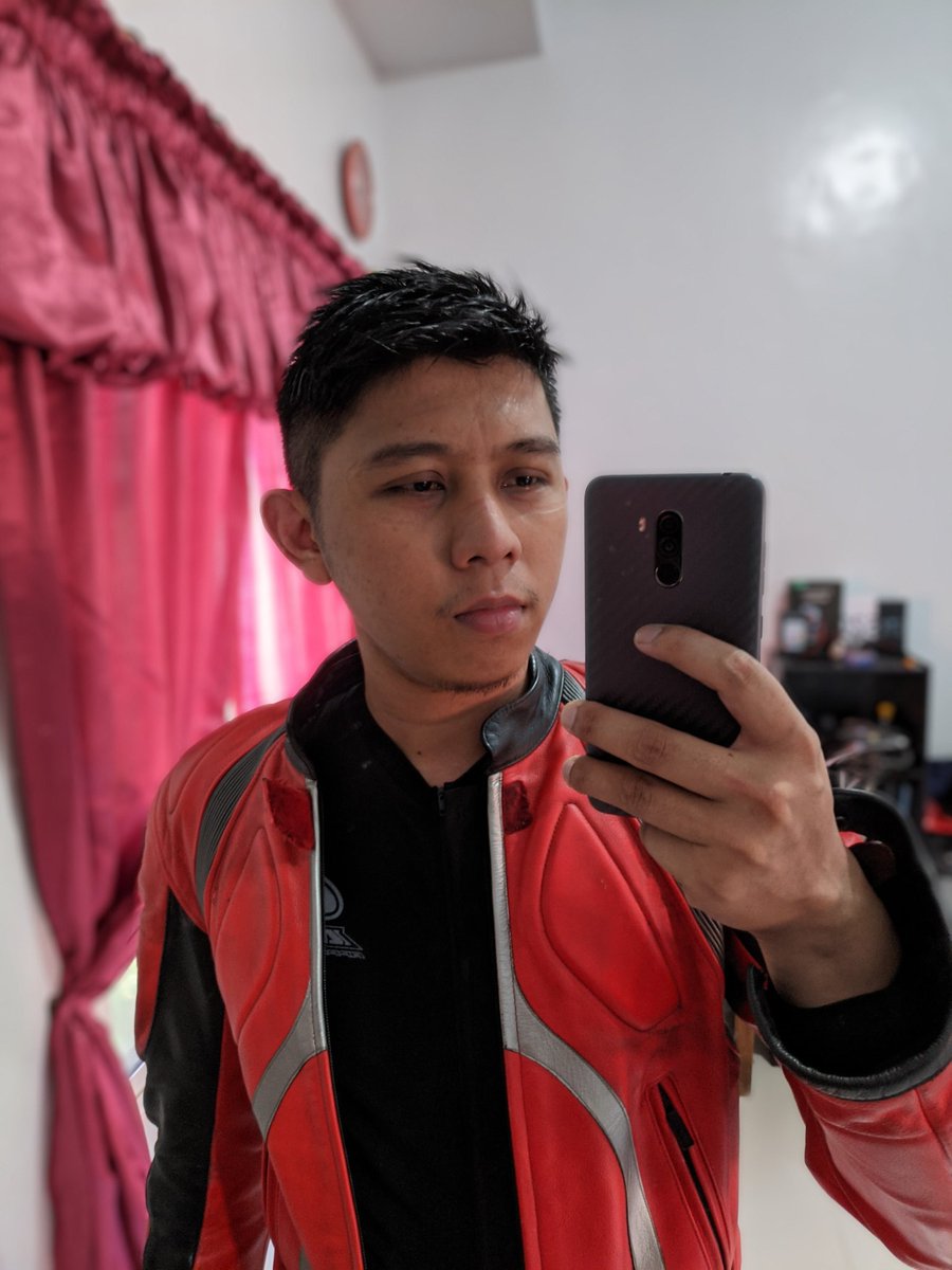 royharyadi_'s tweet photo. Kenapa gak keduanya aja hehehe yang penting berani cintai unikmu. #CaptureTheRealYou https://t.co/re03UGHauA