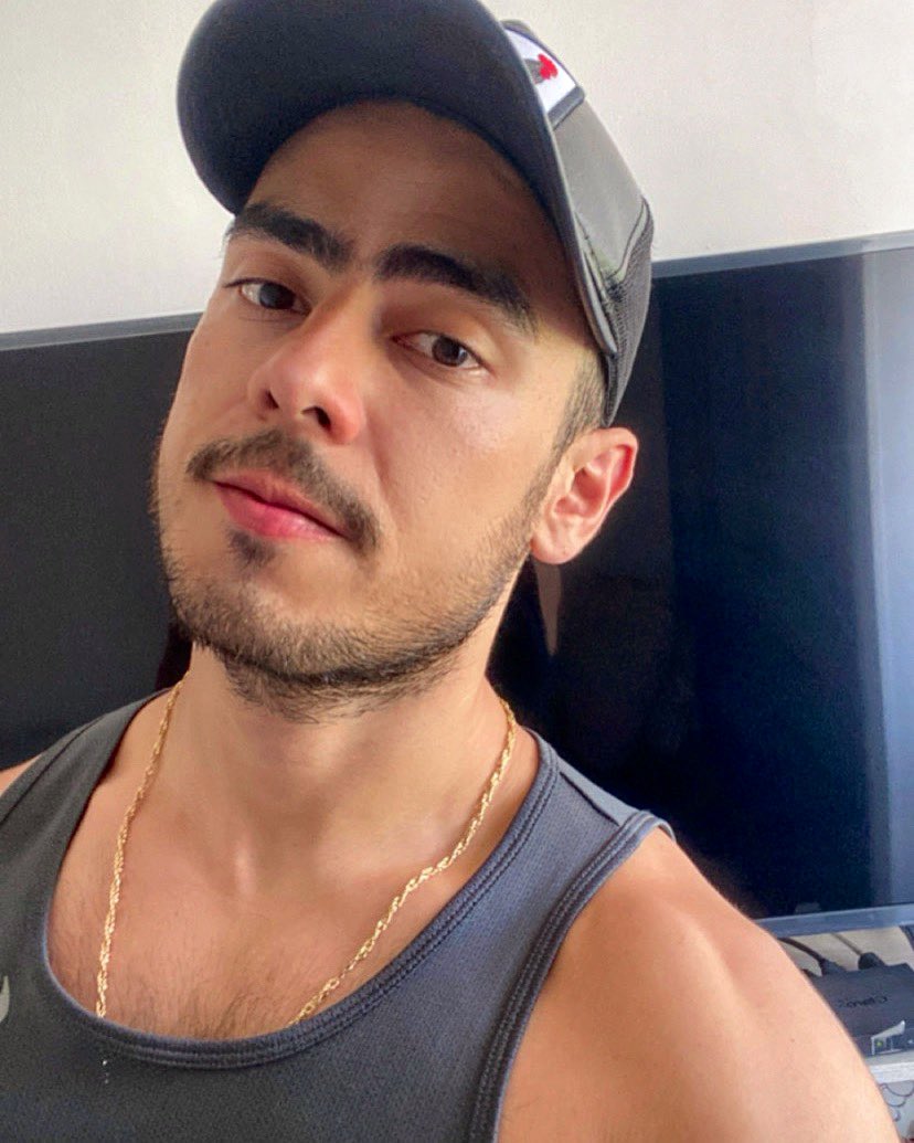 AndrsArciniegas's tweet photo. SUN-DAY 🧢 https://t.co/WSYVpjXzge