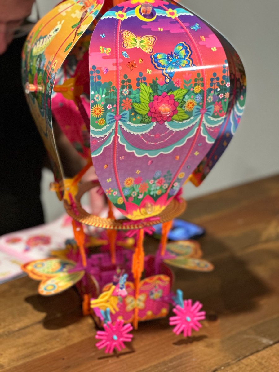 kwilliams072603's tweet photo. This weekend we got to have an @lukilabofficial party 🎉 thanks to @tryazon and @pinxiestoys the hot air balloon 🎈 was 18 inches tall when built! great for ages 6 and up! #pinxies #lukilab #tryazon https://t.co/aI4UzWoE07