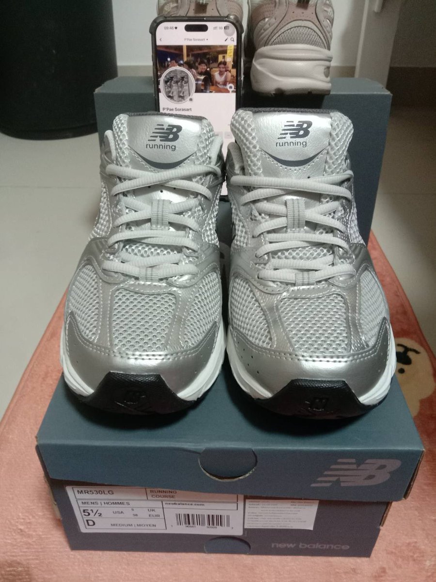 PaeSorasart's tweet photo. ส่งต่อ New Balance MR530LG มือสองสภาพ 99.99% ช็อปไทย (กล่อง+ใบเสร็จ)
ซื้อมาใส่ครั้งเดียว Size 23.5 cm / 38 eu

ราคา 3,500 บาทถ้วน ส่งฟร�� กทม.นัดรับได้ค่ะ
#newbalance530 #newbalance #รองเท้ามือสองของแท้ https://t.co/I4f0JXP5br