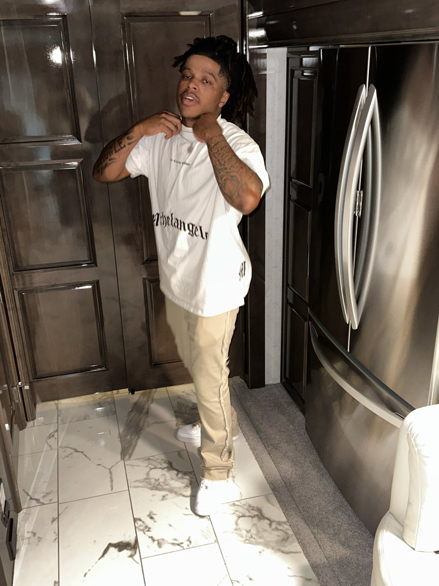 vanus__'s tweet image. instagram.com/p/CzRdnDrriSL/…
Follow me on ig