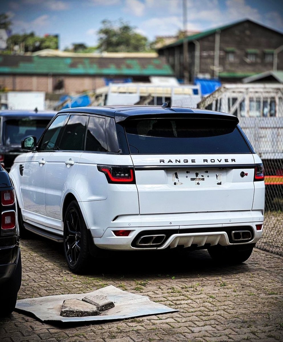Rover Sport SVR 2020 edition 5.0cc, V8  engine (Supercharged) with a low mileage and it's a carbon edition.
#Note: It's negotiable after inspection.
#ExperienceLuxury

Priced: #Ugx600m