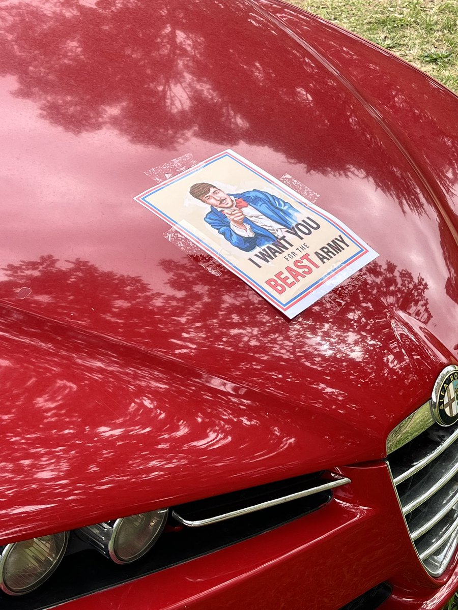 jain_lain's tweet image. #beastarmy travelling mr Brest recruitment centre (I need $1000)