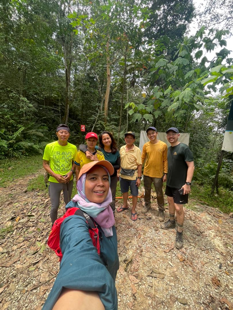 FriendsofBD's tweet photo. The FoBD trail building team has been hard at work recently! https://t.co/83snGnYmjP