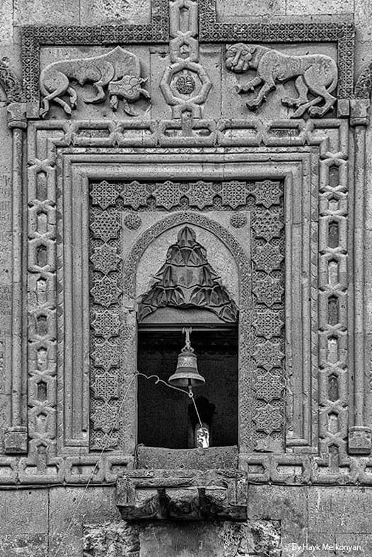 GeorgeMelikyan's tweet image. How amazing is this beautiful, delicate and intricate #tracery of a very #ancient #Armenian #monastery&apos;s stone gateway, adorned with symbols of Armenia&apos;s #strength, as well as a humble window and a timeless #bell that has tolled through the #ages.
Keep the #Armenian #identity…