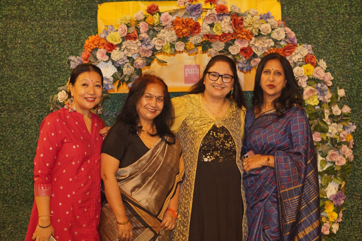 PathInfotechLtd's tweet photo. #PathInfotech's pre-Diwali celebration was a splendid fusion of tradition and togetherness, with everyone in traditional attire, laughter, and endless fun. We honored our amazing #Pathians at the award ceremony, followed by a vibrant dance that got everyone grooving. #Diwali2023 https://t.co/P79TCH2onT