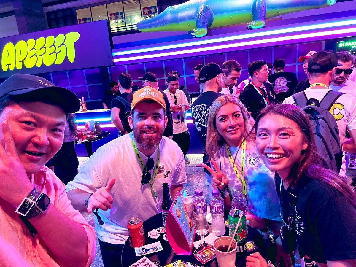 awesome people everywhere… it’s giving 90s rave… early clubhouse days… <a href="/giga_labs_/">GigaLabs</a> <a href="/fabianzntl/">Fabian | Captain Kazoo 🍌🔮</a> <a href="/Pequelord/">Pequelord</a> <a href="/reforceinfinity/">Reforceinfinity</a> <a href="/batninjutsu/">Batninjustu 🍌</a> <a href="/yugalabs/">Yuga Labs</a> <a href="/BoredApeYC/">Bored Ape Yacht Club 🍌</a> <a href="/EliteApesHK/">ELITE APES HK</a> #MAYC #BAYC