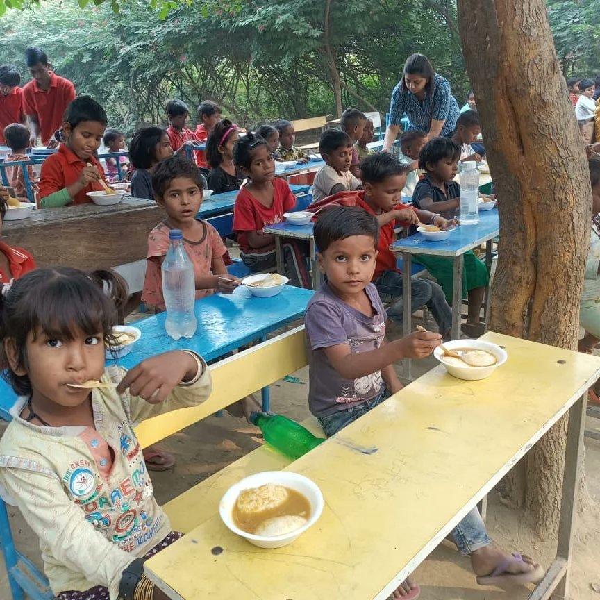food
idli sambhar 
famous South Indian food
#nirbhedshikshalaya 
#nirbhedfoundation 
#educationforall 
#food 
#southindianfood 
#licious 
#health 
#healthyeating 
Sushil Meena
<a href="/Tarunavdhy/">Taruna</a>