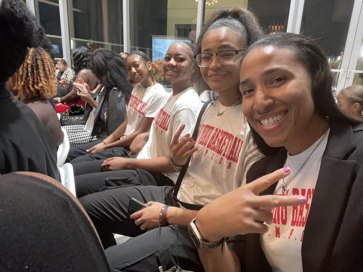 ChristinaJamer4's tweet photo. Had the awesome opportunity to see @lanayamia__ @Nevaeh_k06 &amp; @nevaeh_white12 receive awards for their achievements on the court from the Women’s Basketball Association, which was the start of the WNBA. Proud of you ladies way to represent @DHS_Vikings @FBISDAthletics ❤️🏀💙 https://t.co/aewsZfIocL