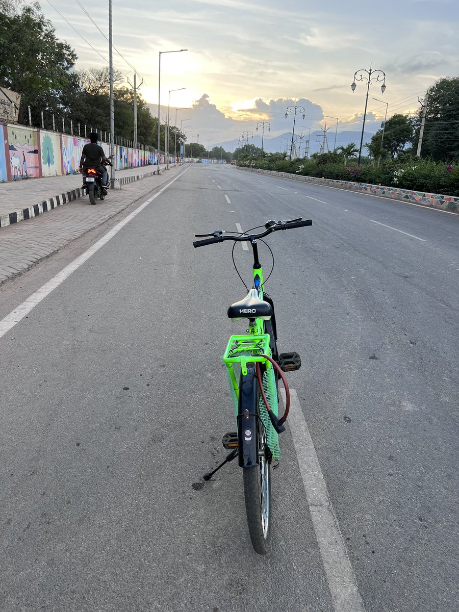 Wise2Dream's tweet photo. #cycling I peddled 2 and half miles this morning https://t.co/nOV6Yx8F0e