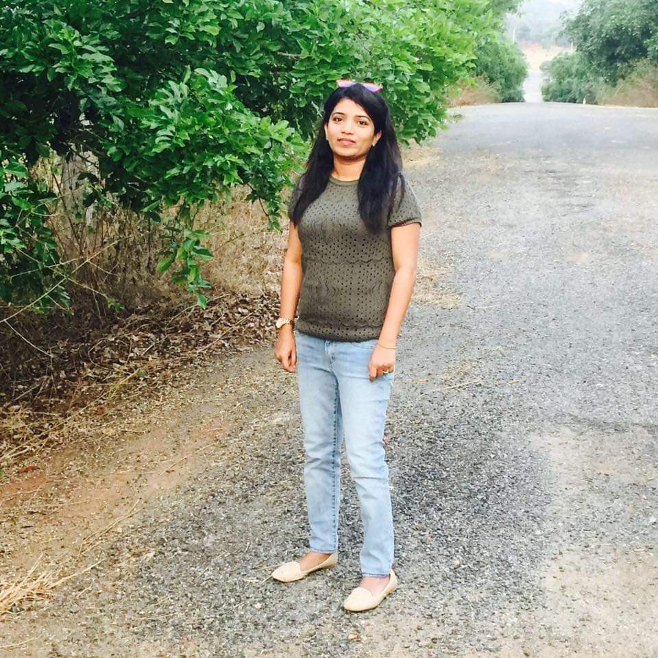 izeennatrana's tweet photo. कर्नाटका में खान विभाग में डिप्टी डायरेक्टर पद पर कार्यरत प्रतिमा जी की कुछ अज्ञात लोगों ने घर में घुस कर गला काट की हत्या ।

पहले ऐसी न्यूज सिर्फ राजस्थान से ही आती थी लेकिन अब तो कर्नाटक से भी शुरू ।

इसलिए कहते है सोच समझ कर वोट दो……….!! https://t.co/8NPwnALedv