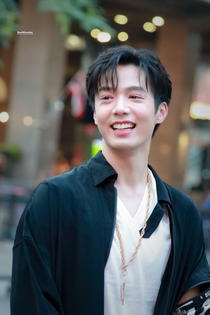 sanmoon948's tweet photo. [021123] ~ 😊

❤️✨

#JOBBIIJOB 
#JobThuchapon #จ็อบธัชพล
#bt12thanniversary 
#yamaithailand 
#BEAUTRIUM12th 
#theBEAUTRIUM https://t.co/BuBDhJhgBr