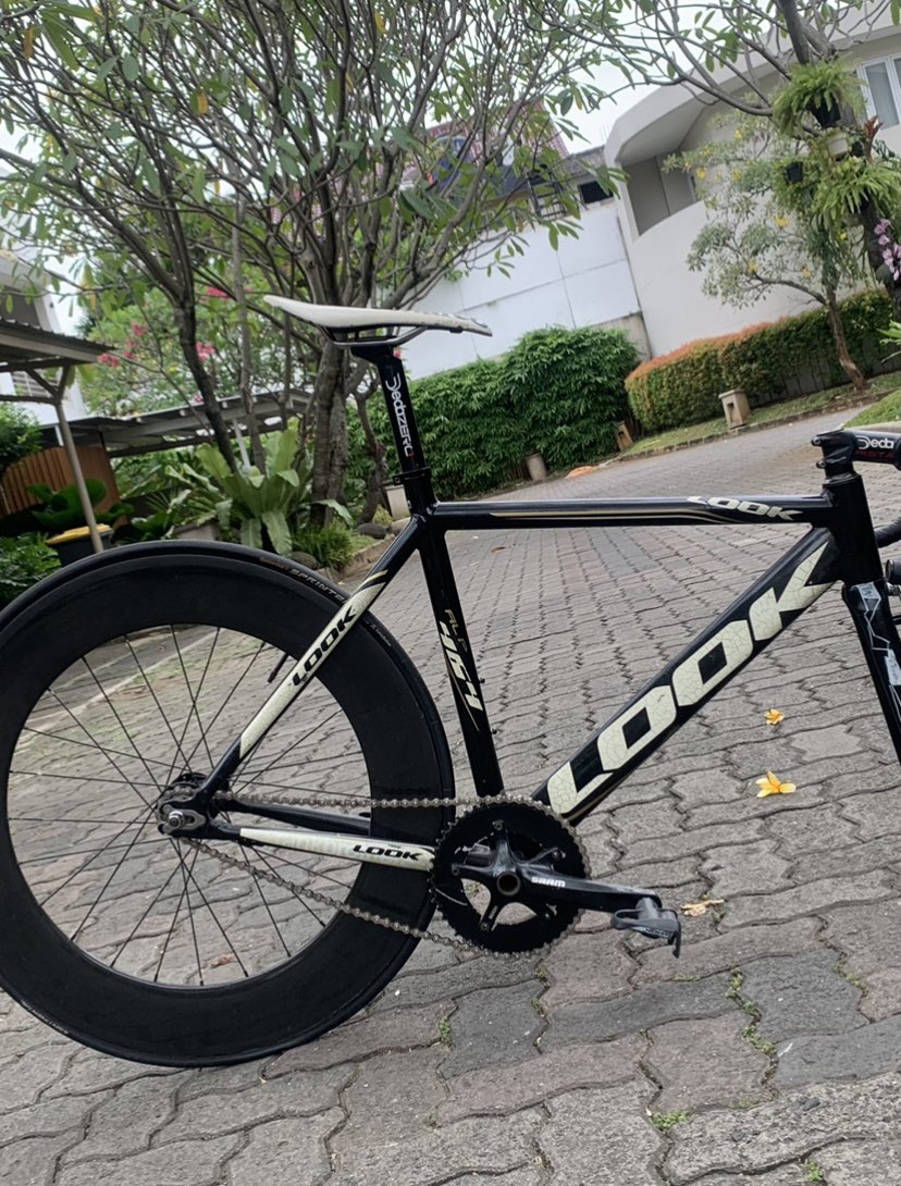 avittoo31's tweet photo. #fnfjb WTS Frame only Look 464 ALP. Size XS.

Untuk part lain, bisa nego di tempat bila minat.

Price 5.5jt. Silahkan DM untuk tanya2 🤝 https://t.co/shisX8oi1U