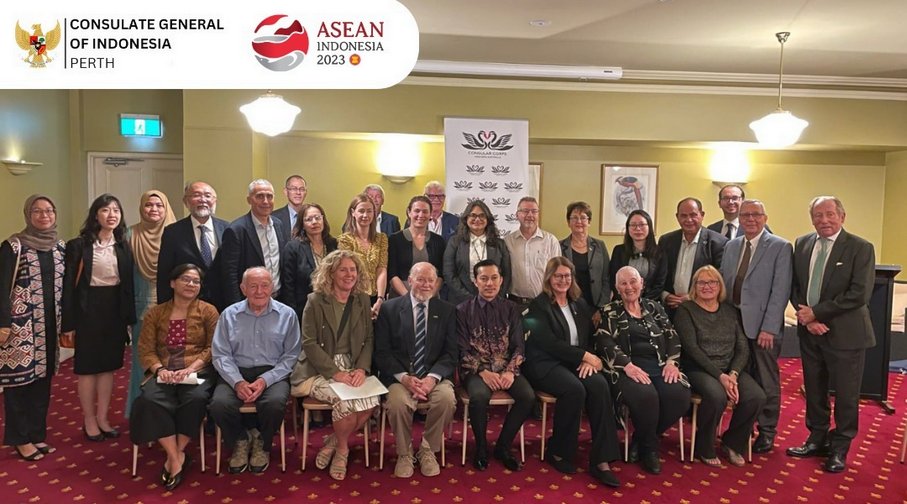 IndonesiaInWA's tweet image. Konjen RI  telah menghadiri Annual Gathering Meeting of Consular Corps of  WA (CCWA) di Celtic Club,  Perth (19/10). 

AGM dipimpin Dean of Consular Corps, yaitu Konjen  Malaysia dan dihadiri para Konjen serta Konsul  Kehormatan di Australia Barat.

#CCWA
#IniDiplomasi