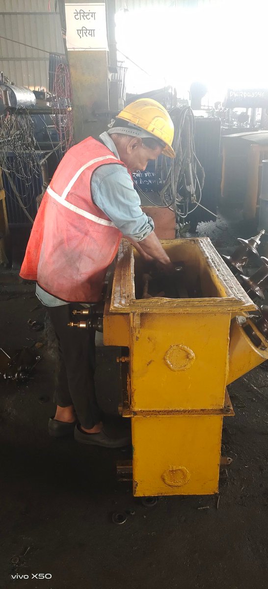 Today repairing work is continue at mathura Workshop and provide better service of our consumers <a href="/MDDVVNL/">MD DVVNL AGRA</a> <a href="/dvvnlagra/">DVVNL AGRA</a> @DvvnlWorkshop <a href="/DvvnlDirectorT/">Dvvnl Director Technical, B M Sharma</a> <a href="/raviagarwal68/">Ravi Kumar Agarwal</a> <a href="/SPSINGH80774918/">eeewddvvnlagra</a> <a href="/Lakhend29447072/">Lakhendra Singh (AE WORKSHOP MATHURA)</a>